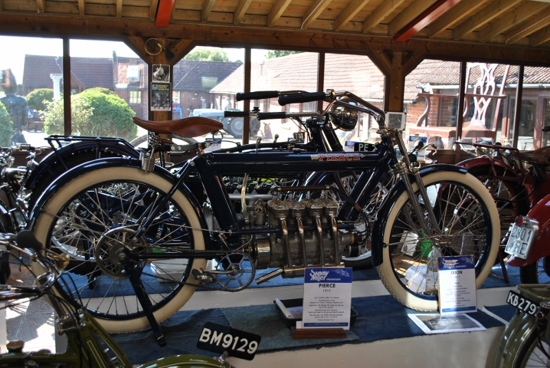 Bikes and fe 022 800x536.jpg