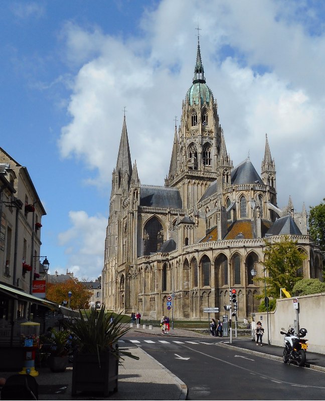 bayeux church photo3.jpg