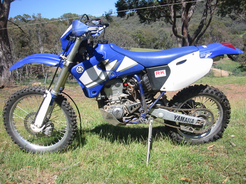 Yamaha_WR_400F_2000.jpeg