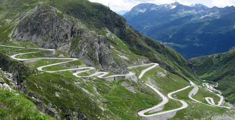 Unique-Swiss-Road-Gotthard-Pass.jpg