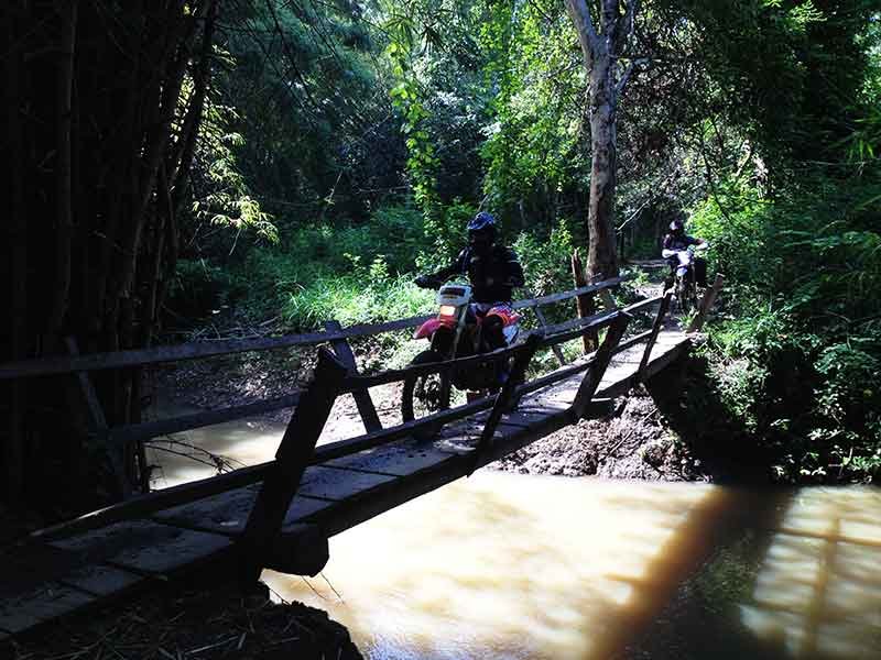 enduro-cambodia-bridge.jpg