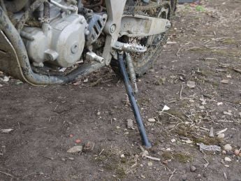Poor side stand on the AJP PR5 250