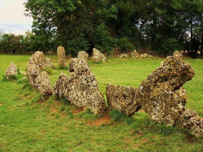 Rollright stones image by Midnightblueowl at English Wikipedia