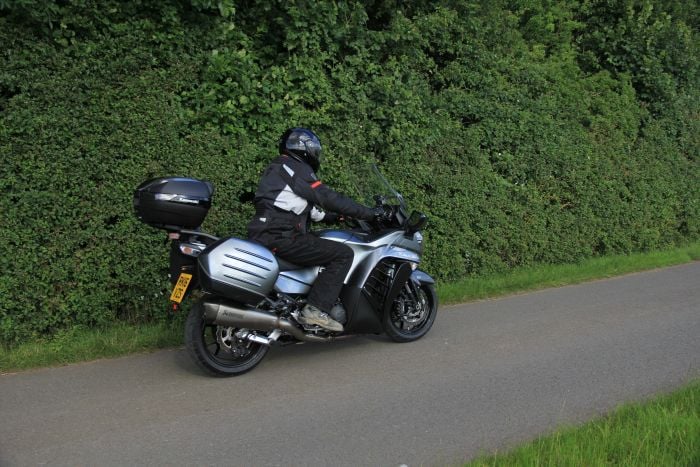 Kawasaki 1400 gtr 2016 deals