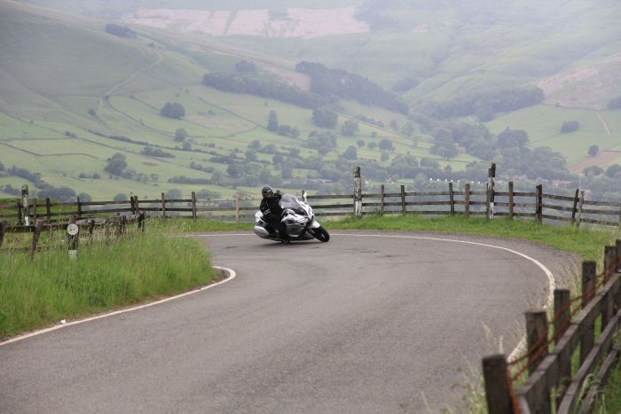 Yamaha-FJR-1300-2016-pic2
