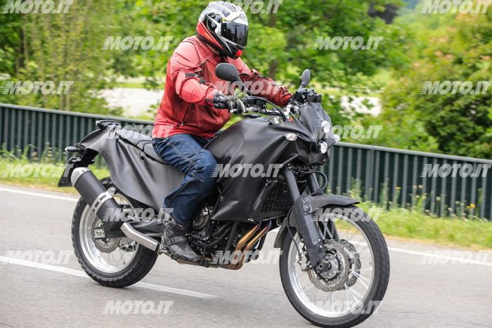 Spy shots of the Yamaha Tenere 700