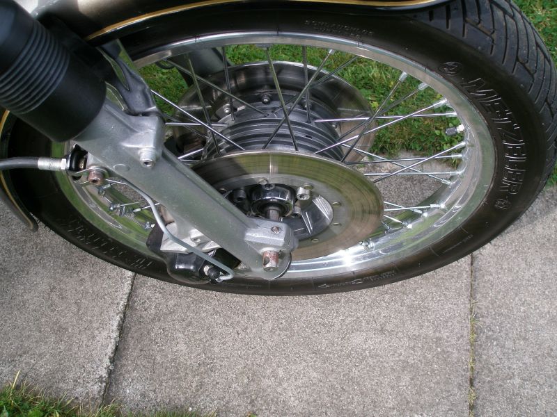 Motorcycle fork