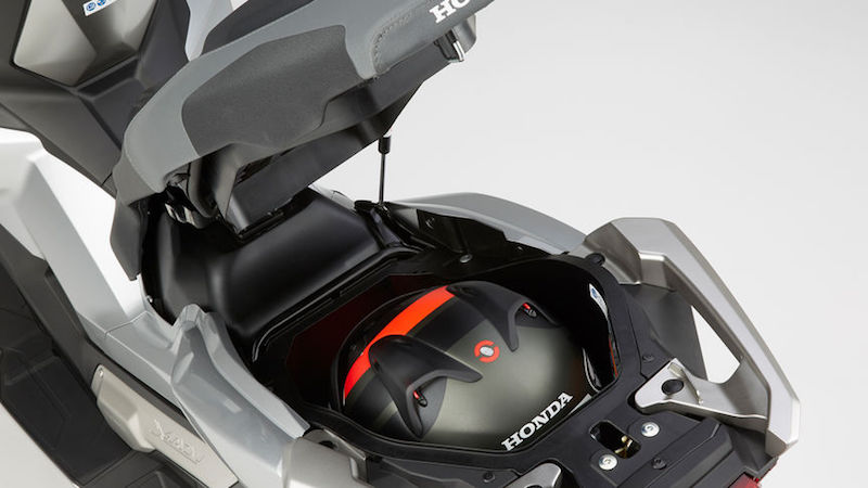 Honda X-ADV Luggage close up