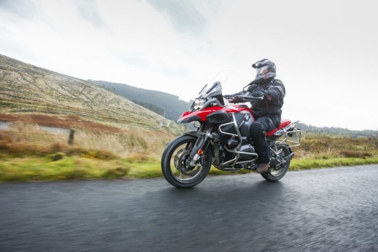 BMW R1200 GS Adventure in action