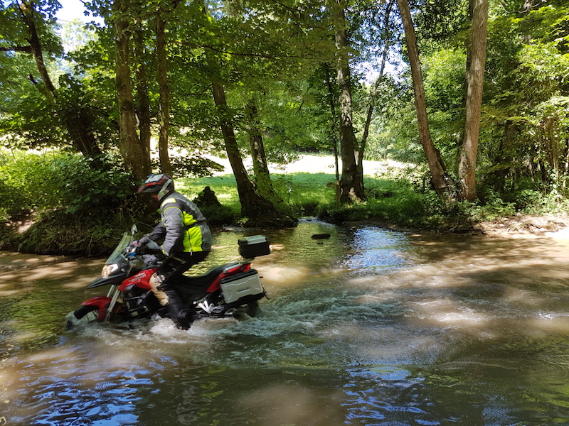 Sinnis 125 Terrain in a ford