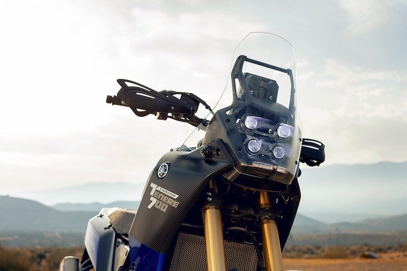 Tenere 700 World Raid lights