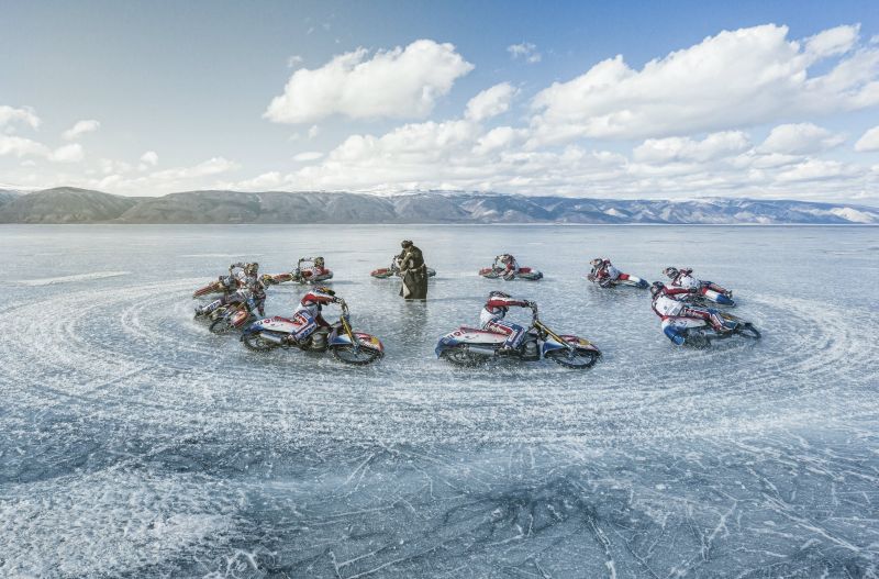 Daniil Ivanov motorcycle Lake Baikal