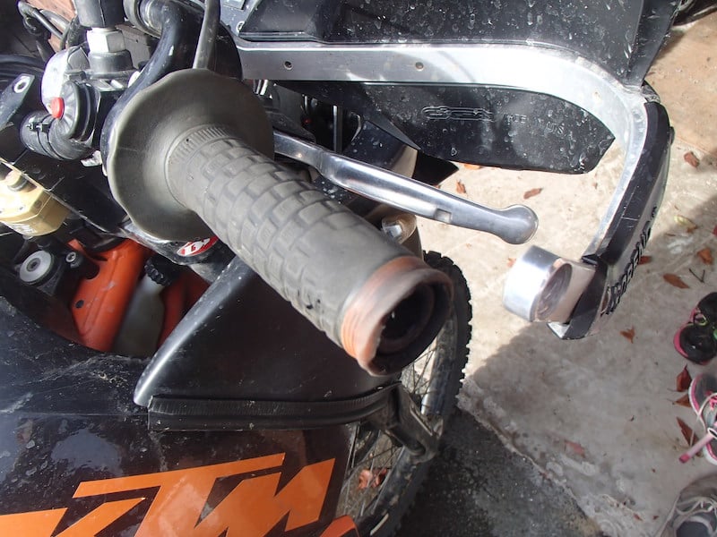 Removing motorcycle grips step 1