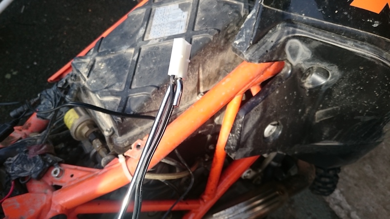 Dry mounting motorcycle grips