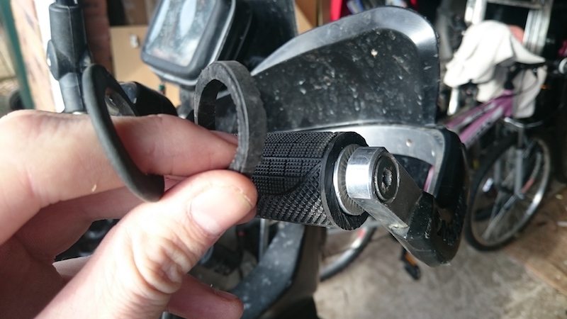 Trimming heated grips to fit