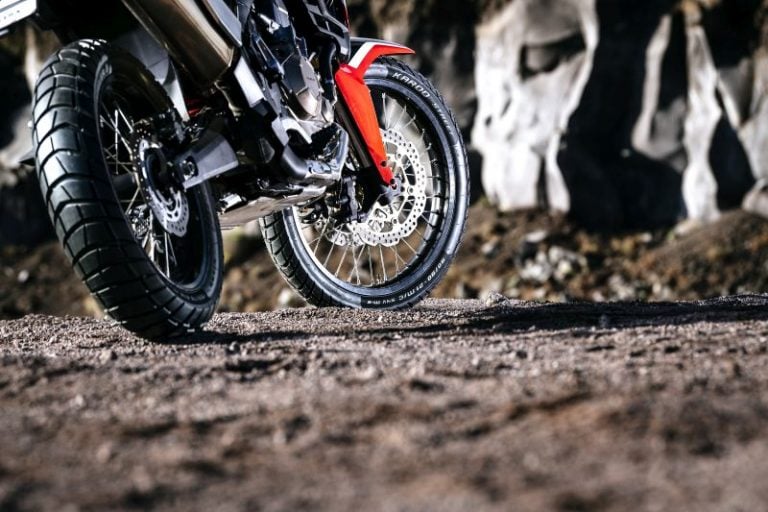 Metzeler Karoo Street tyre