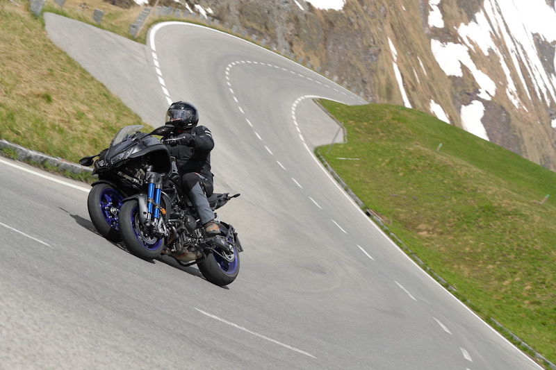 Cornering on the Yamaha niken