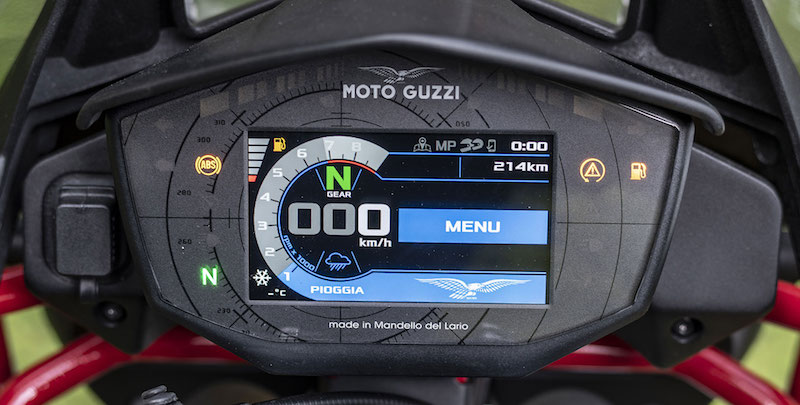 Moto Guzzi V85 screen
