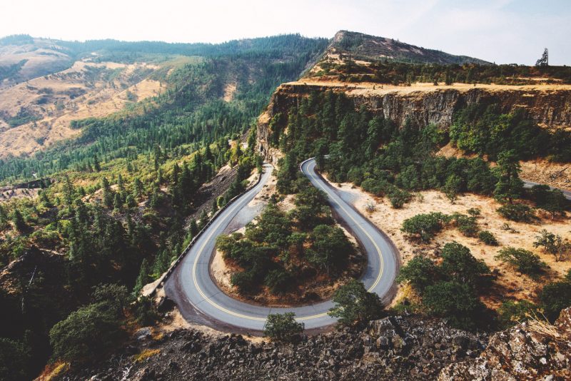 Rowena crest curve road in Oregon