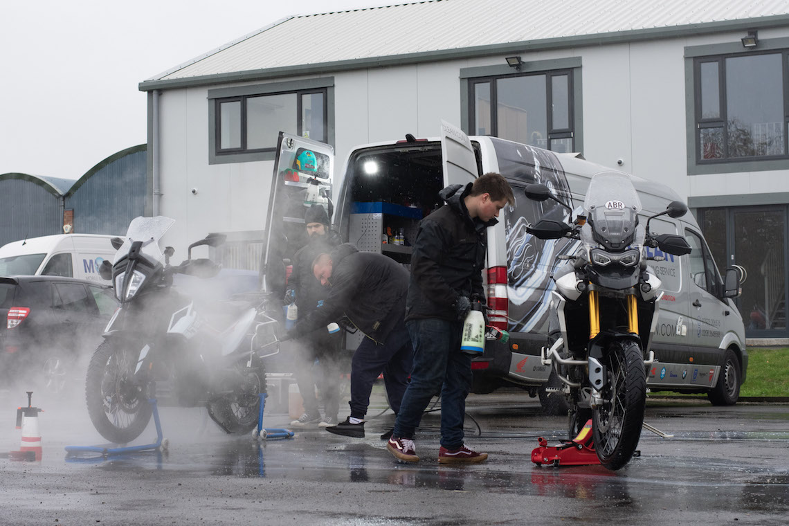 mobile motorcycle cleaning
