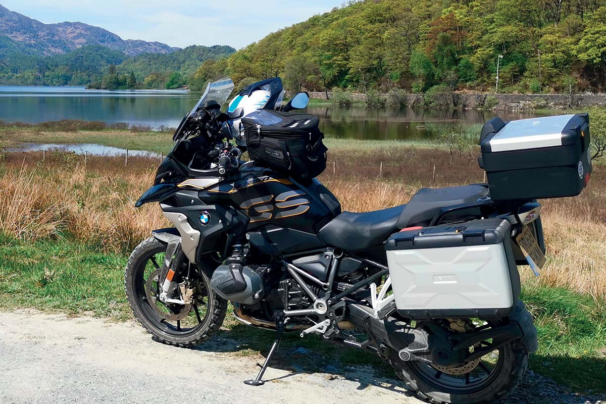 How to Choose The Right Motorcycle Tank Bag For You