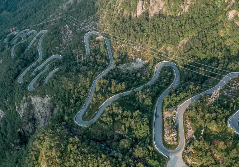 LYSEVEGEN ROAD, NORWAY