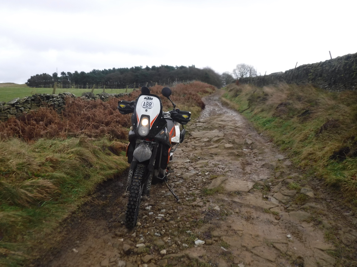 Eyam-Rocky-loose-trail