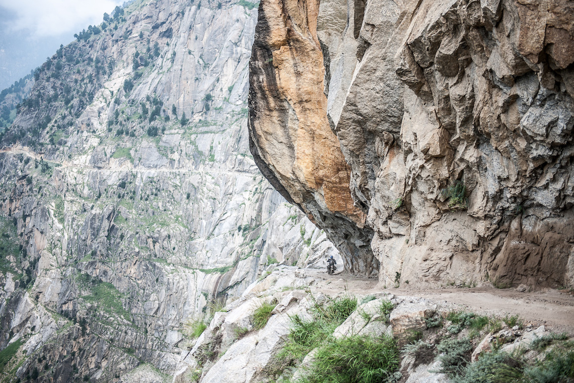 cliffhanger himalaya road