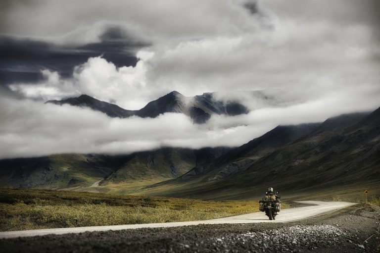 alaska-lisa-mountains-main-image-1