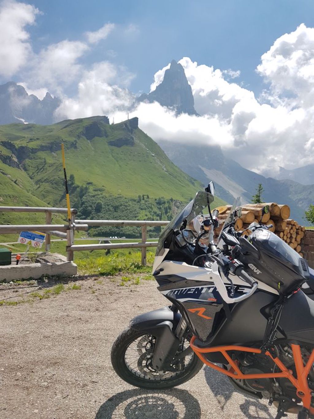 motorcycle routes in the Alps