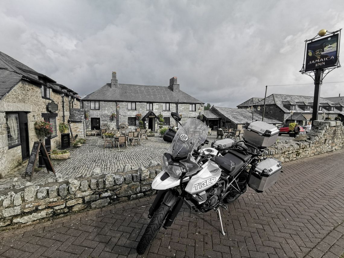 kicking-off-ride-at-Jamaica-Inn