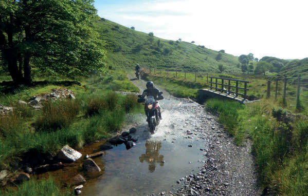 the cb500x makes a splash