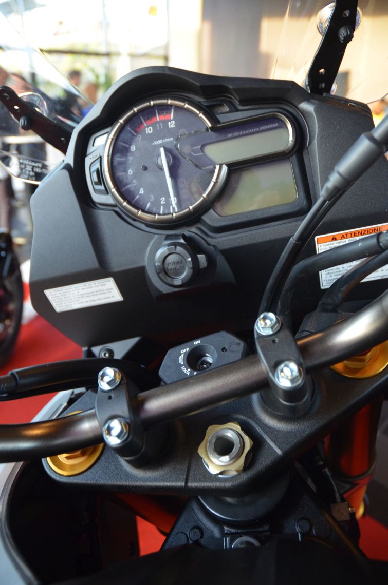 12v Charger mounted on the dash