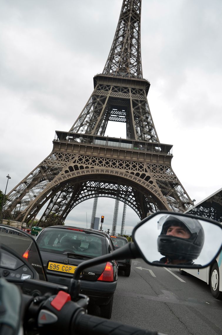 Arriving in Paris, looking up