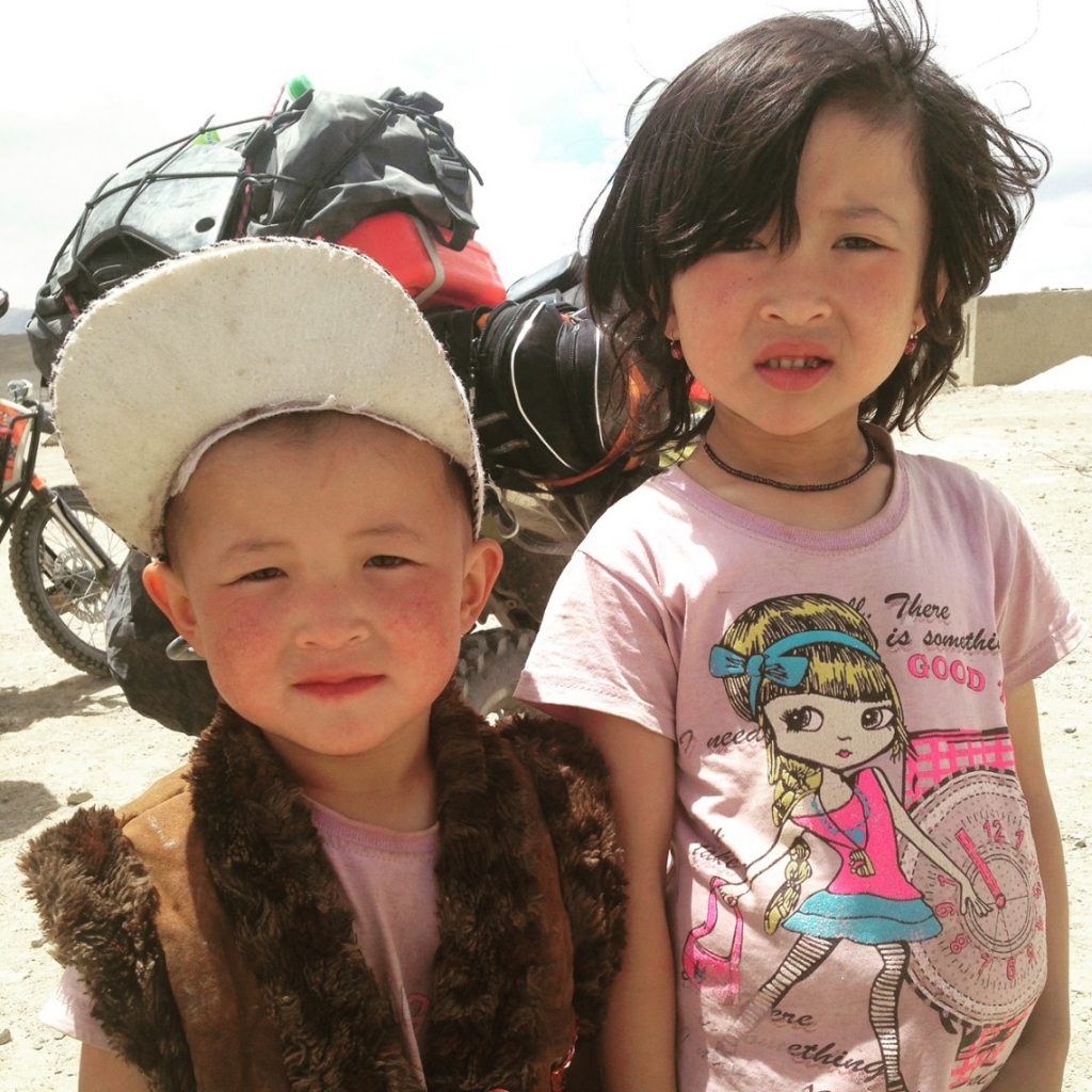 Kyrgyz children in Alichur