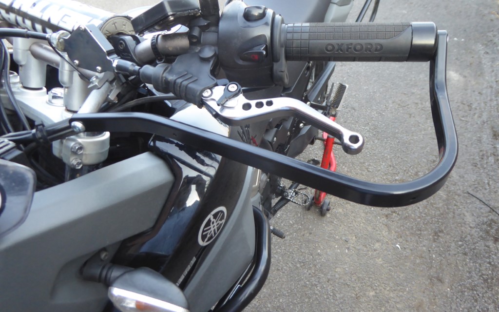 Left handguard bar in place