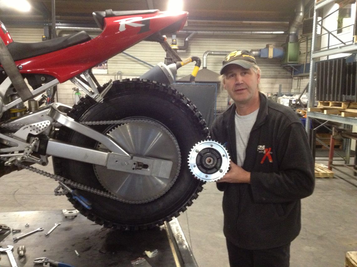 Standard sprocket versus Polar Ice sprocket Barrow