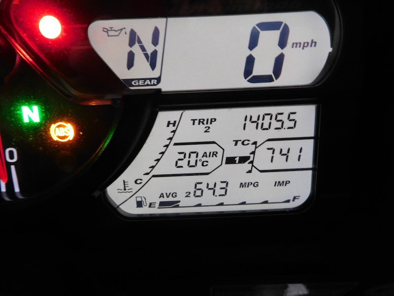 Vstrom-1000-XT-Dash