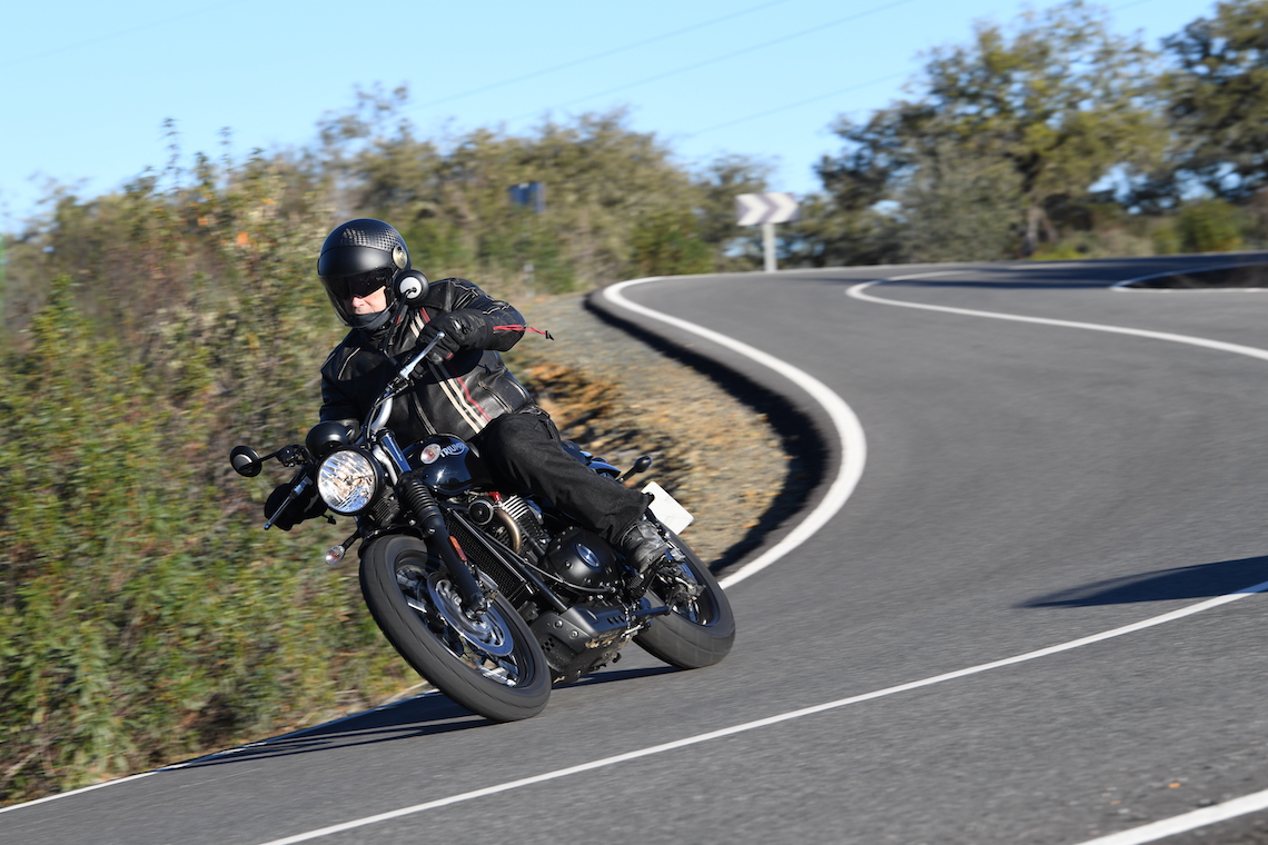 motorcycle-cornering-issue-39
