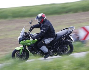 motorcycle-gloves-issue-34