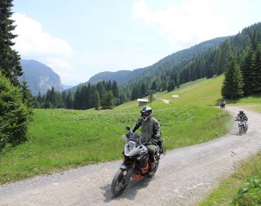 motorcycle-gravel-road-issue-39