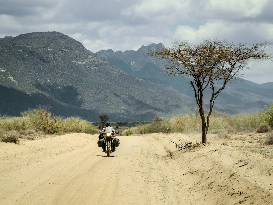 motorcycle-kenya-sand-issue-42