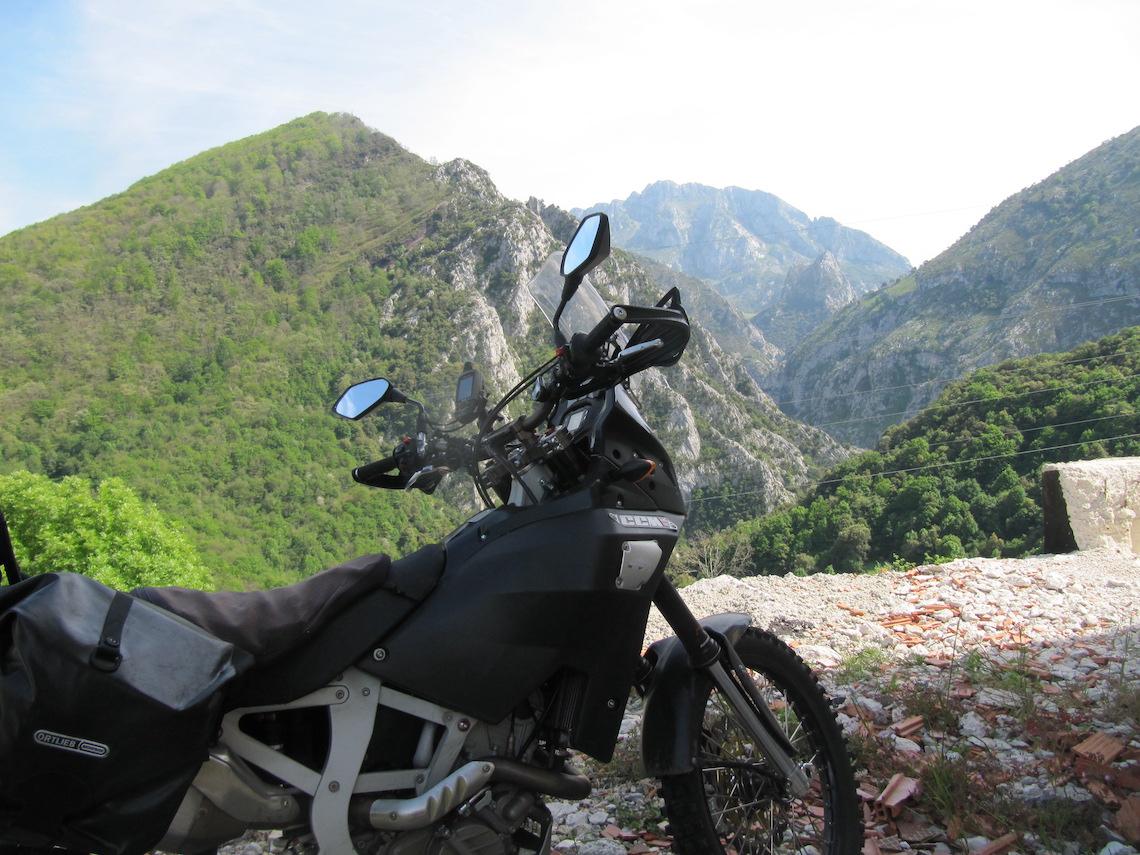 motorcycle-static-views-issue-23