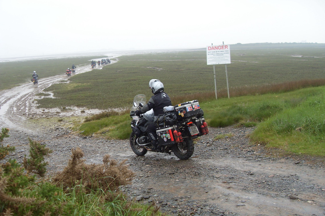 motorcycle-track-issue-23