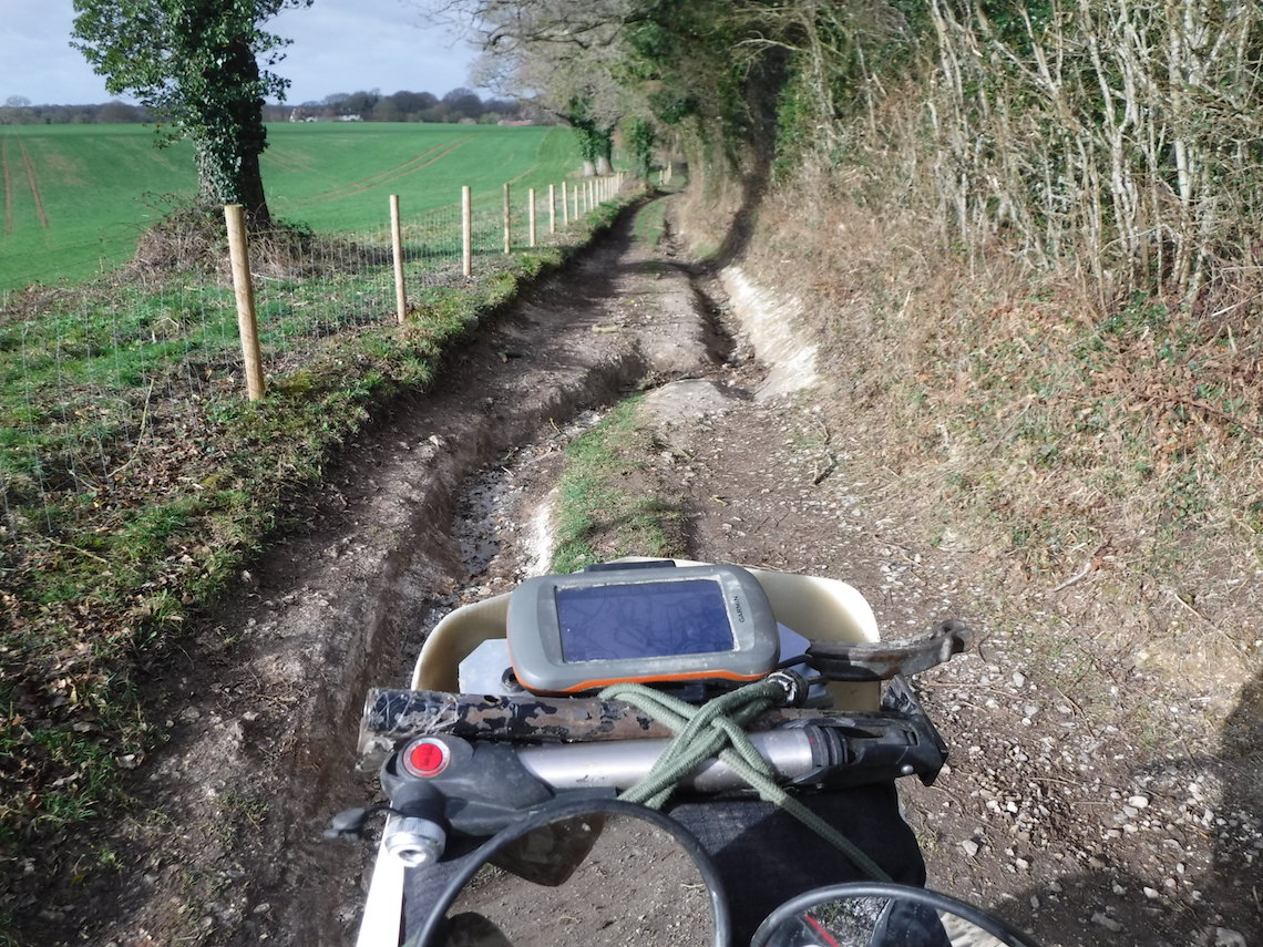 motorcycle-wide-rut-riding-issue-42