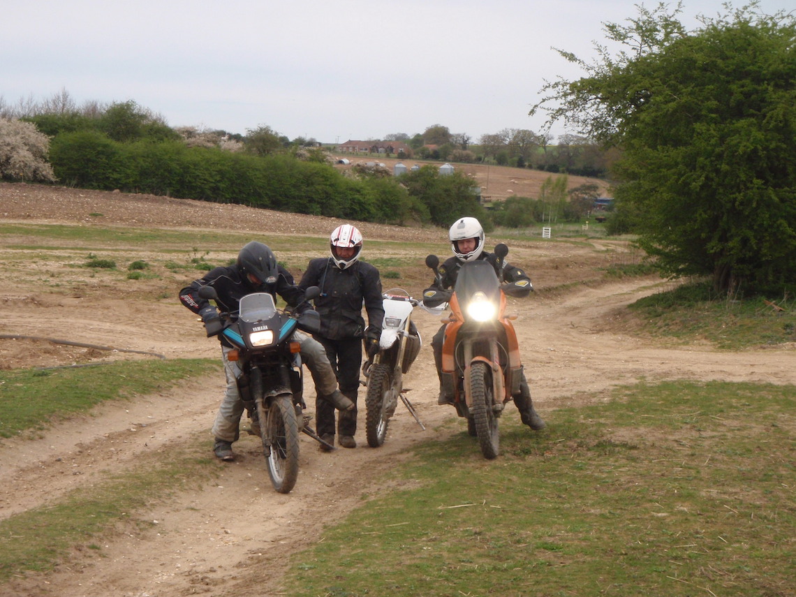 motorcycles-dust-tracks-issue-23