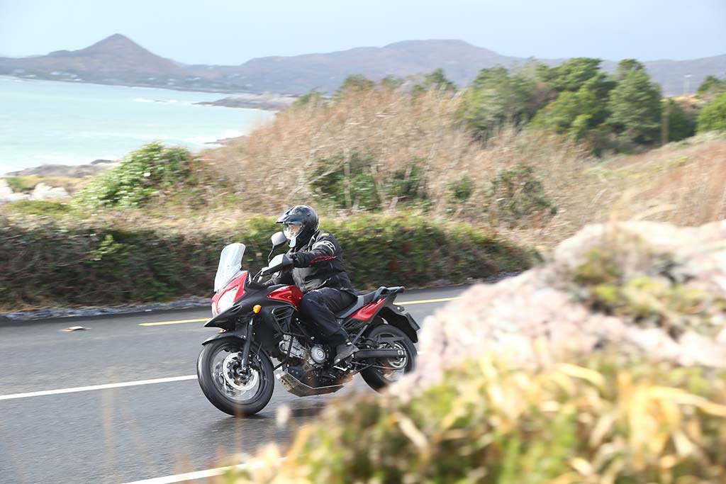 ABR28-suzuki-v-strom-150224JW6128