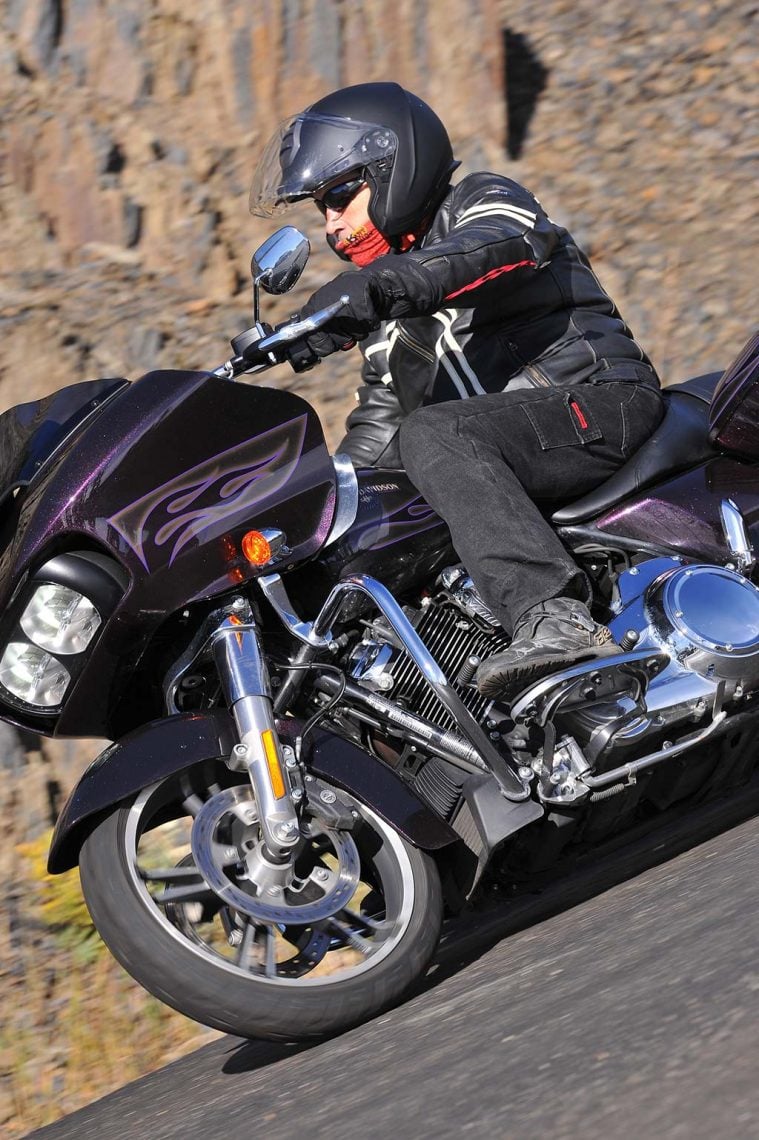 Revue Harley-Davidson Road Glide - Adventure Rider 3 ABR37-harley-davidson-road-glide-a-davies_044