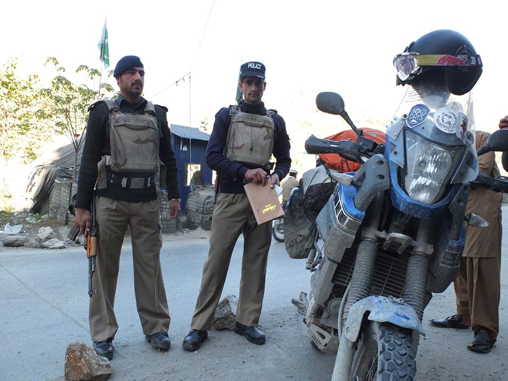 ABR37-karakoram-highway-14