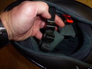 Micro ratchet chin fastener and cushion